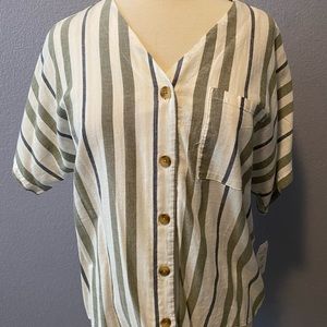 NWT Front buttoned, short sleeved tie top (cream/striped): Size S